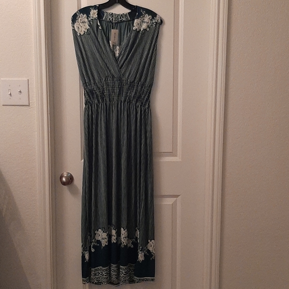 NWT Long black maxi dress large - Picture 1 of 4